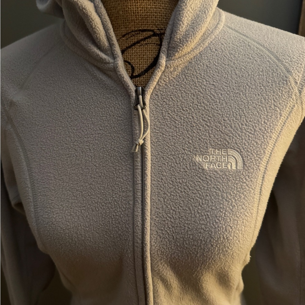 The North Face Women's Light Gray Fleece Jacket - Picture 3 of 4